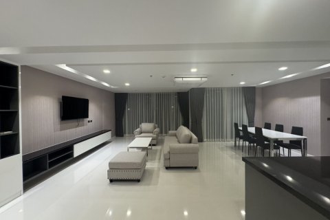 Condo in Chiang Mai, Thailand, 2 bedrooms  № 153361 - photo 1