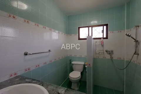 Casa de 5 dormitorios en Pattaya, Tailandia № 211623 - foto 14