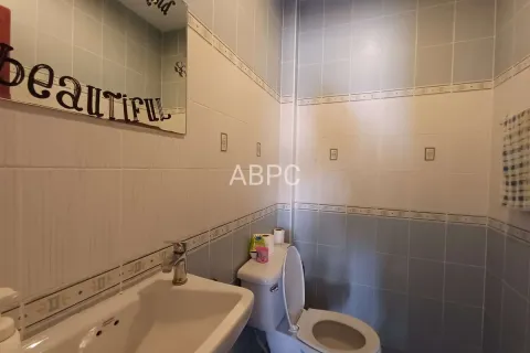 Casa de 5 dormitorios en Pattaya, Tailandia № 211623 - foto 6