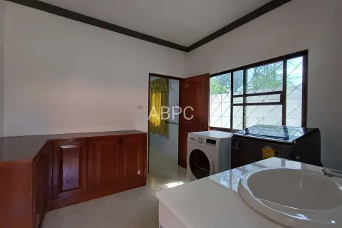 Casa de 5 dormitorios en Pattaya, Tailandia № 211623 - foto 5