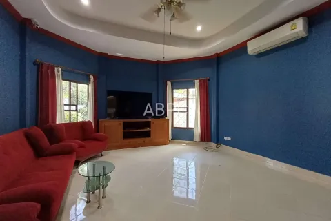 Casa de 5 dormitorios en Pattaya, Tailandia № 211623 - foto 7