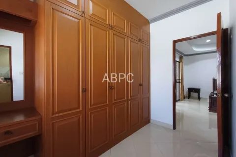 Casa de 5 dormitorios en Pattaya, Tailandia № 211623 - foto 12