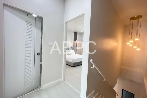 Adosado de 2 dormitorios en Pattaya, Tailandia № 211620 - foto 19