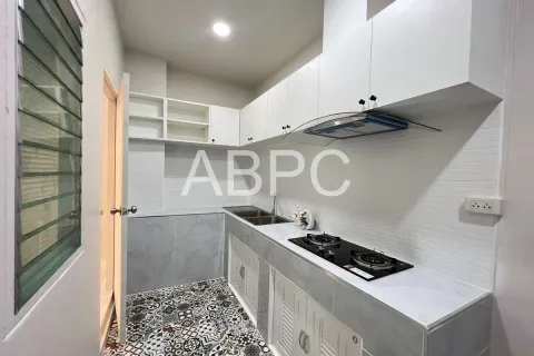 Adosado de 2 dormitorios en Pattaya, Tailandia № 211620 - foto 13