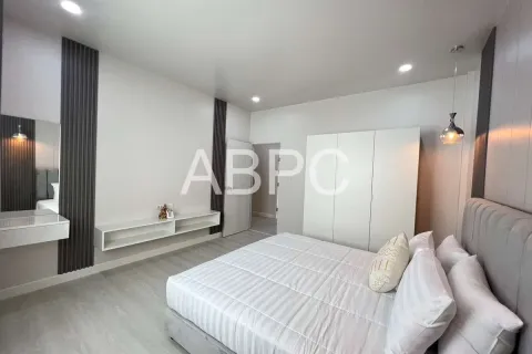 Adosado de 2 dormitorios en Pattaya, Tailandia № 211620 - foto 17