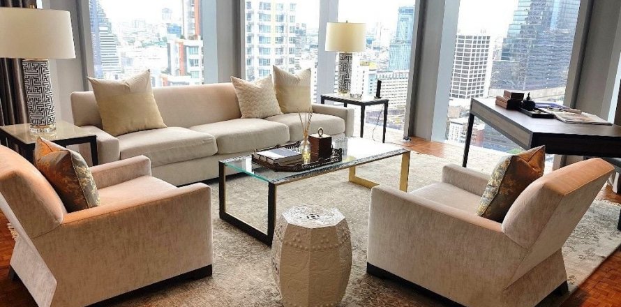 Condo in Bang Rak, Bangkok, Thailand, 2 bedrooms  № 136869