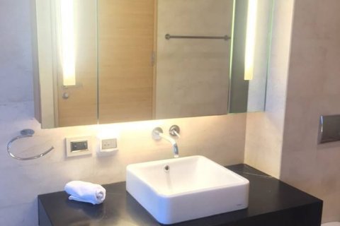 Condo in Bang Rak, Bangkok, Thailand, 2 bedrooms  № 136875 - photo 16