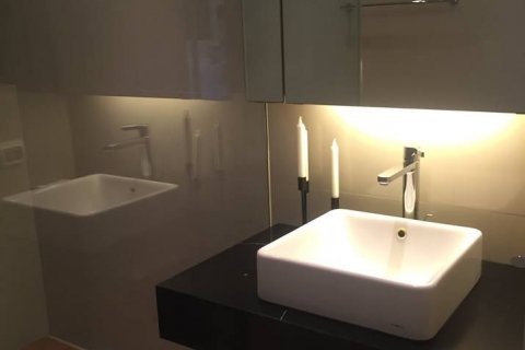 Condo in Bang Rak, Bangkok, Thailand, 2 bedrooms  № 136875 - photo 18