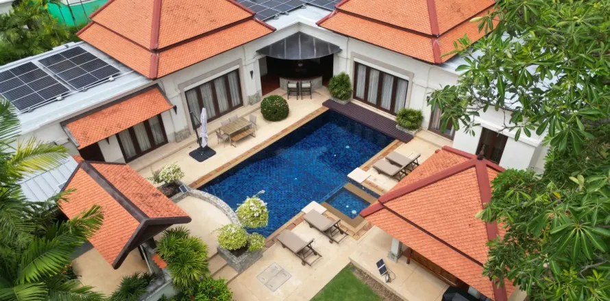 House in Bang Tao, Thailand 4 bedrooms № 178864