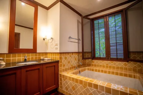 House in Bang Tao, Thailand 4 bedrooms № 178864 - photo 21