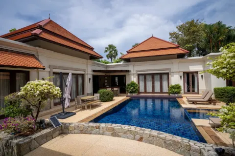 House in Bang Tao, Thailand 4 bedrooms № 178864 - photo 2
