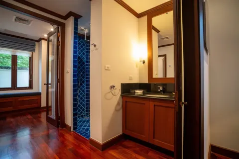 House in Bang Tao, Thailand 4 bedrooms № 178864 - photo 30