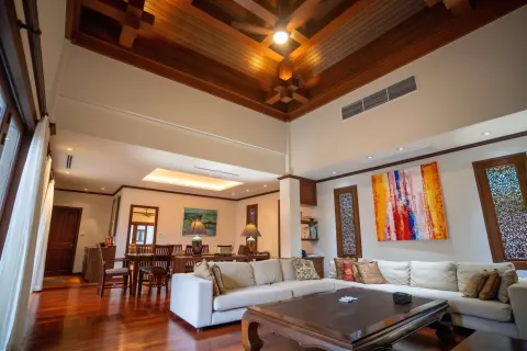 House in Bang Tao, Thailand 4 bedrooms № 178864 - photo 9