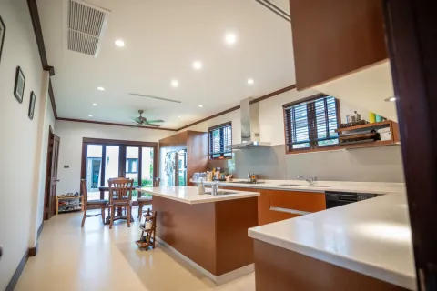 House in Bang Tao, Thailand 4 bedrooms № 178864 - photo 10
