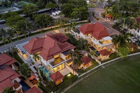 Villa in Phuket, Thailand 3 bedrooms № 178862 - photo 4