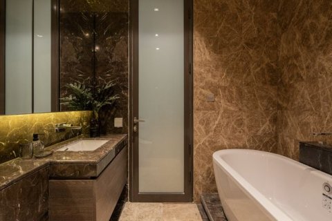 Condo in Bangkok, Thailand, 3 bedrooms  № 143413 - photo 11