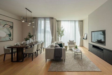 Condo in Bangkok, Thailand, 3 bedrooms  № 143413 - photo 1