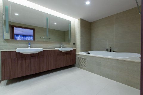 Condo à Sathon, Bangkok, Thaïlande, 4 chambres  № 142944 - photo 10