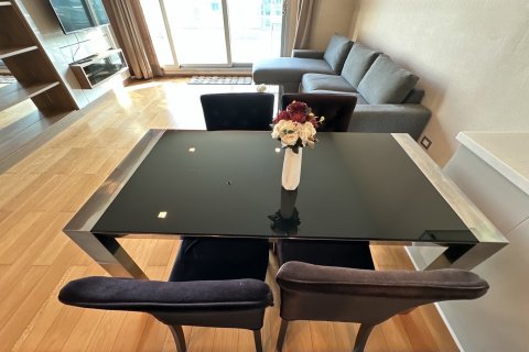 Кондоминиум с 2 спальнями в Бангкоке, Таиланд № 142942 - фото 3