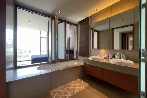 Condo à Sathon, Bangkok, Thaïlande, 2 chambres  № 142943 - photo 10