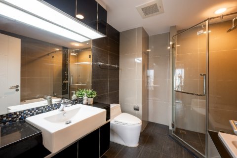 Condo in Bangkok, Thailand, 2 bedrooms № 142946 - photo 14