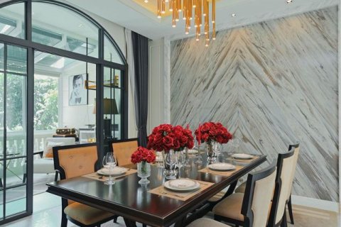House in Bangkok, Thailand 4 bedrooms № 142948 - photo 10