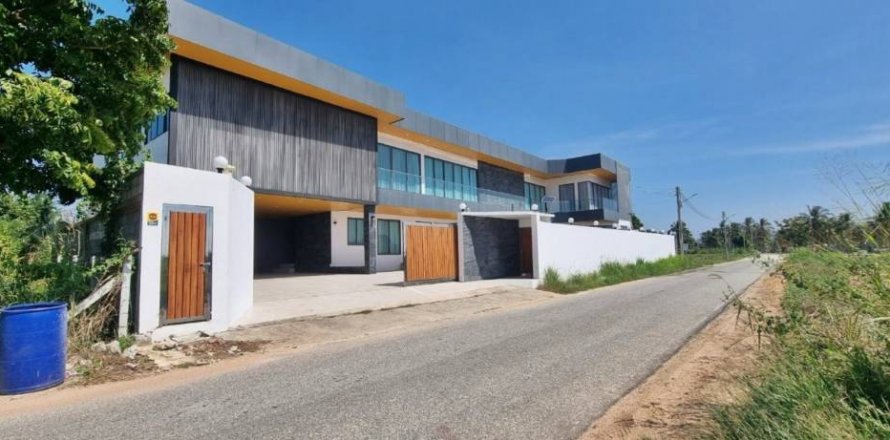 Villa à Pattaya, Thaïlande 7 chambres № 134729