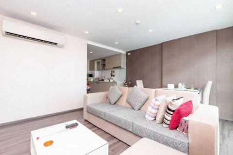 Condo in Bangkok, Thailand, 2 bedrooms  № 134728 - photo 1