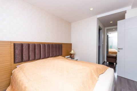 Condo in Bangkok, Thailand, 2 bedrooms  № 134728 - photo 6