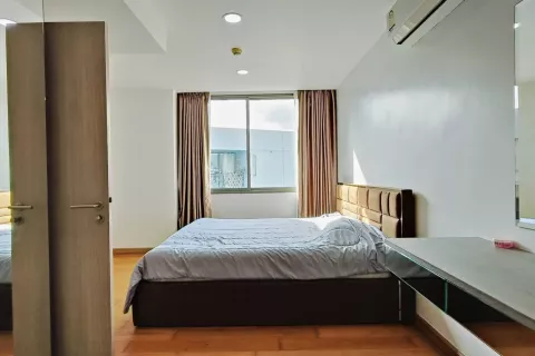 Condo in Watthana, Bangkok, Thailand, 3 bedrooms № 139263 - photo 4