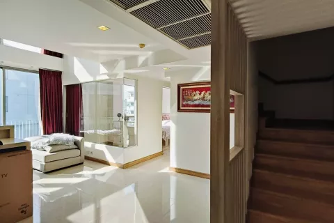 Condo in Watthana, Bangkok, Thailand, 3 bedrooms № 139263 - photo 2