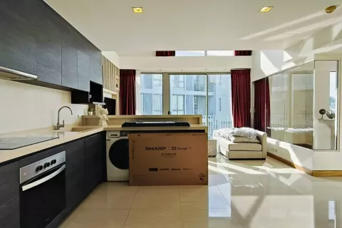 Condo in Watthana, Bangkok, Thailand, 3 bedrooms № 139263 - photo 1