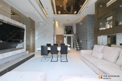 Condo in Bangkok, Thailand, 4 bedrooms № 185288