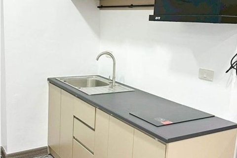 Кондоминиум с 2 спальнями в Дин Даенге, Бангкок, Таиланд № 148218 - фото 5