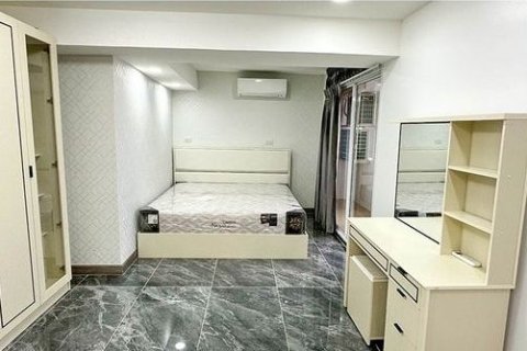 Кондоминиум с 2 спальнями в Дин Даенге, Бангкок, Таиланд № 148218 - фото 9