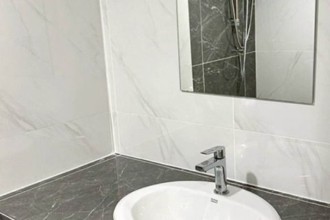 Кондоминиум с 2 спальнями в Дин Даенге, Бангкок, Таиланд № 148218 - фото 6