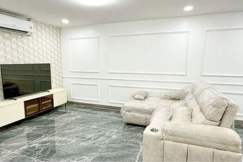 Кондоминиум с 2 спальнями в Дин Даенге, Бангкок, Таиланд № 148218 - фото 1