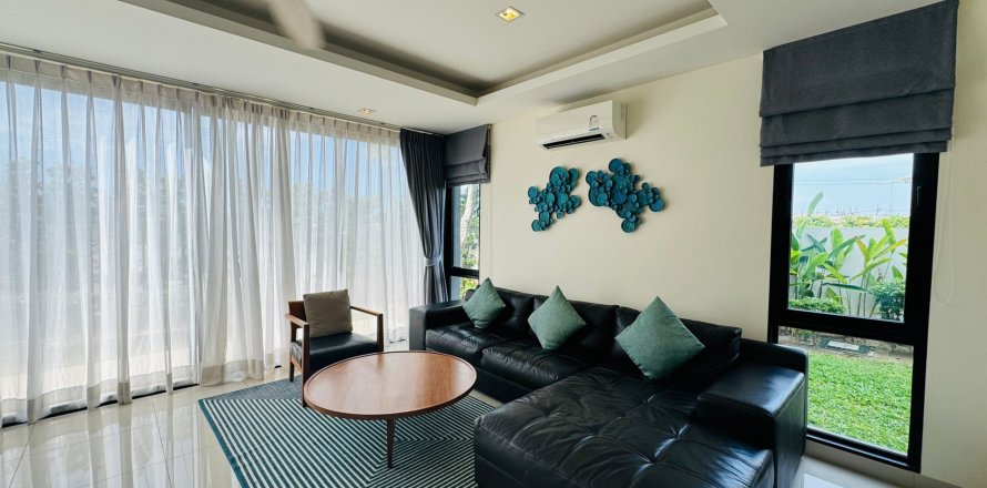 Villa in Phuket, Thailand 5 bedrooms № 136501