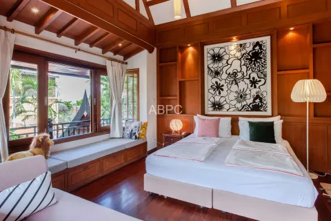 Casa de 4 dormitorios en Pattaya, Tailandia № 210560 - foto 7