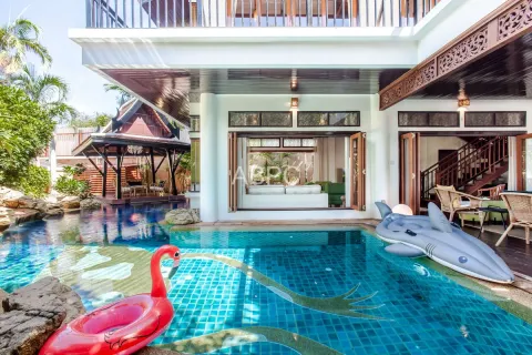 Casa de 4 dormitorios en Pattaya, Tailandia № 210561 - foto 5