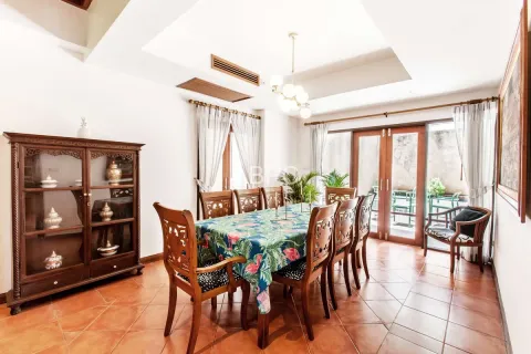 Casa de 4 dormitorios en Pattaya, Tailandia № 210561 - foto 13