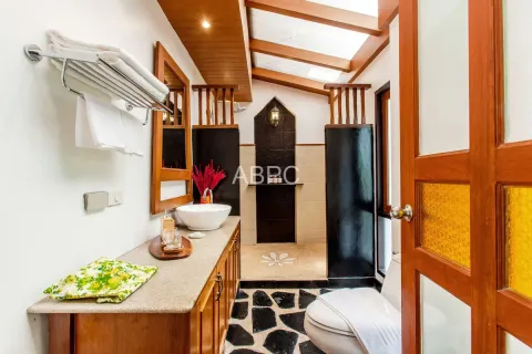 Casa de 4 dormitorios en Pattaya, Tailandia № 210561 - foto 11