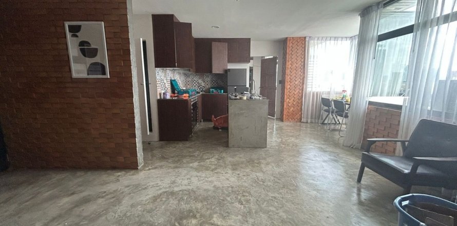 Condo in Watthana, Bangkok, Thailand, 2 bedrooms № 139183