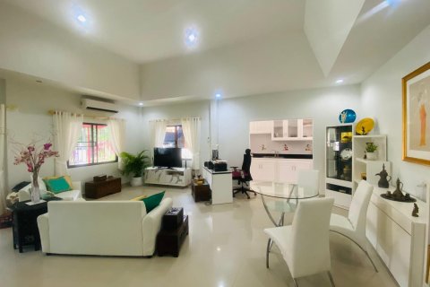 Дом в Паттайе, Таиланд с 3 комнатами № 155558 - фото 14