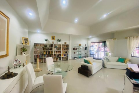 Дом в Паттайе, Таиланд с 3 комнатами № 155558 - фото 12