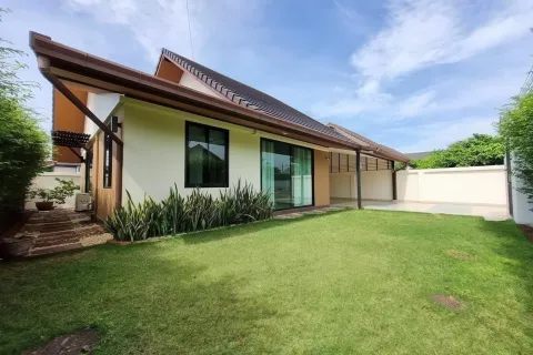 Дом в Паттайе, Таиланд с 3 комнатами № 155557 - фото 1