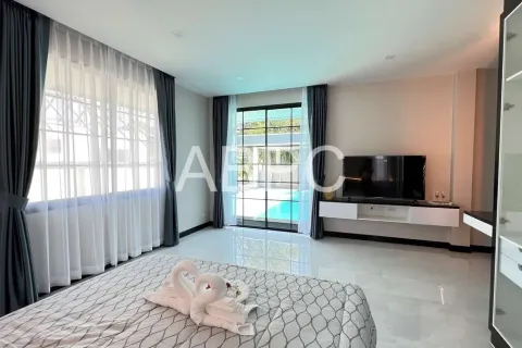 Casa de 4 dormitorios en Pattaya, Tailandia № 211073 - foto 7
