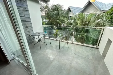 Casa de 4 dormitorios en Pattaya, Tailandia № 211076 - foto 3