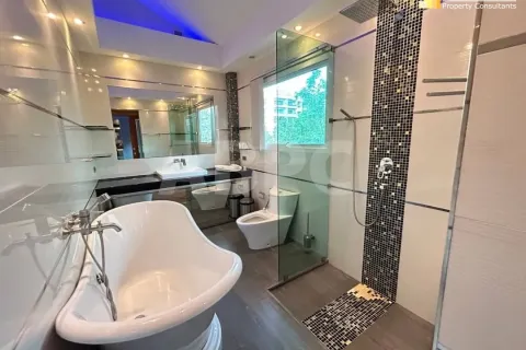 Casa de 4 dormitorios en Pattaya, Tailandia № 211076 - foto 11