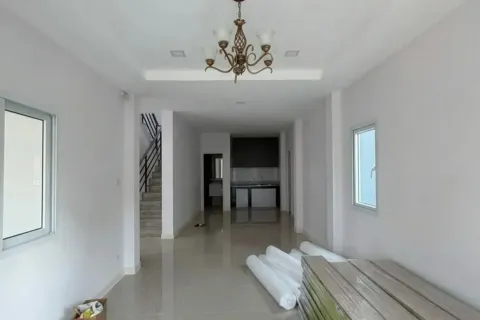 Casa de 3 dormitorios en Pattaya, Tailandia № 211072 - foto 12